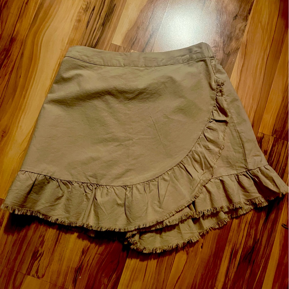 Tan high rise skort - layered - new